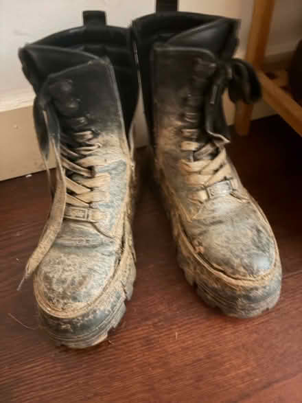 Photo of free UK 5 Buffalo shoes - need cleaning (Dalston sq E8) #1