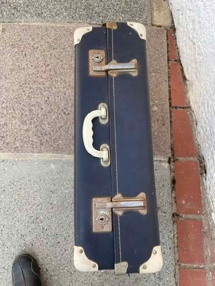 Photo of free Vintage Cheney Suitcase (Hale GU9) #2