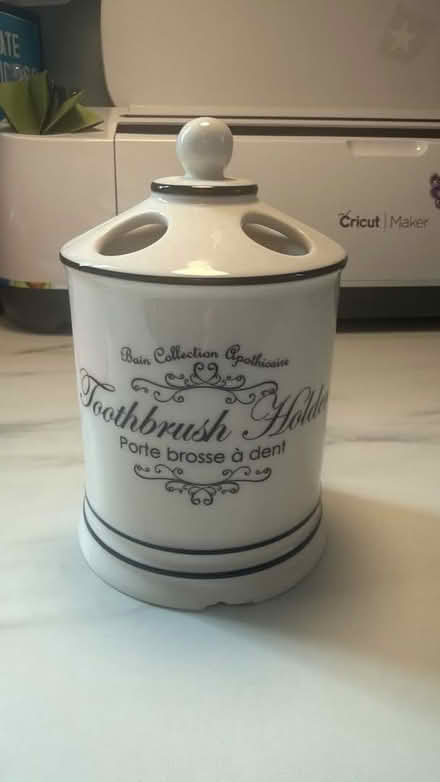Photo of free Toothbrush holder (Middletown Nj (village school)) #1