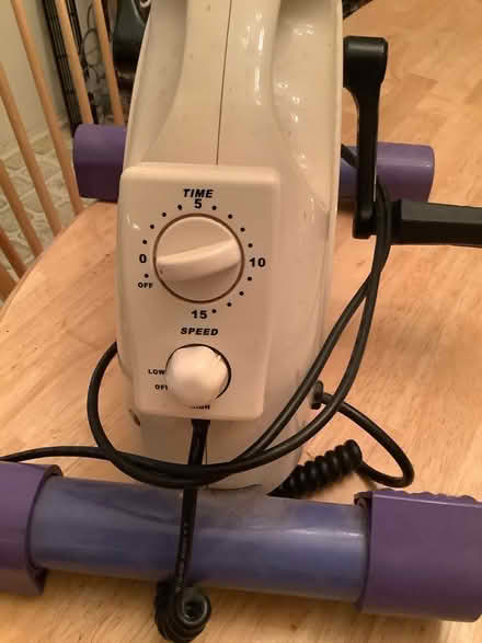 Photo of free Sitting exercise pedaling (Dovedale Dr & Rosedale Dr) #2