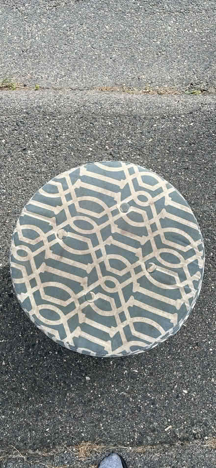 Photo of free Ottoman w/ storage & gaming chair (Grove St x Cass St Sidewalk) #3