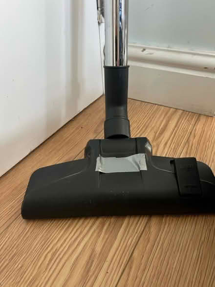 Photo of free Vacuum cleaner (SW11) #3