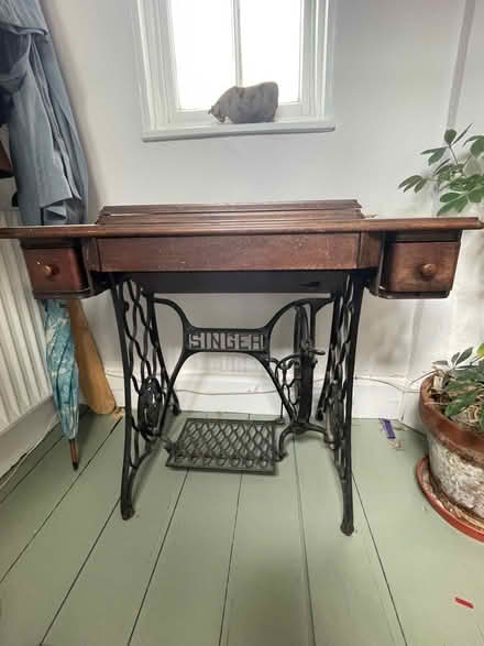 Photo of free Antique Singer treddle sewing machine (Walton Manor OX2) #1