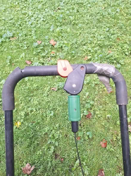 Photo of free Fertilizer spreader #1 (Hurontario and South Service) #2