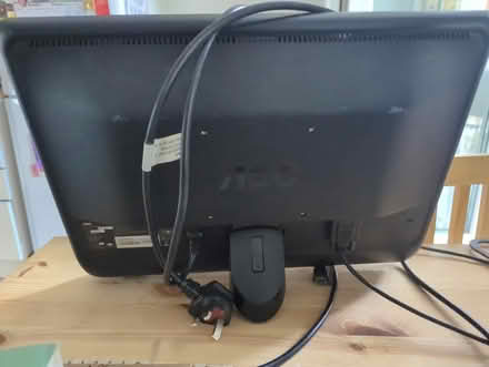 Photo of free LCD screen (N16 9N, Clissold Park) #2