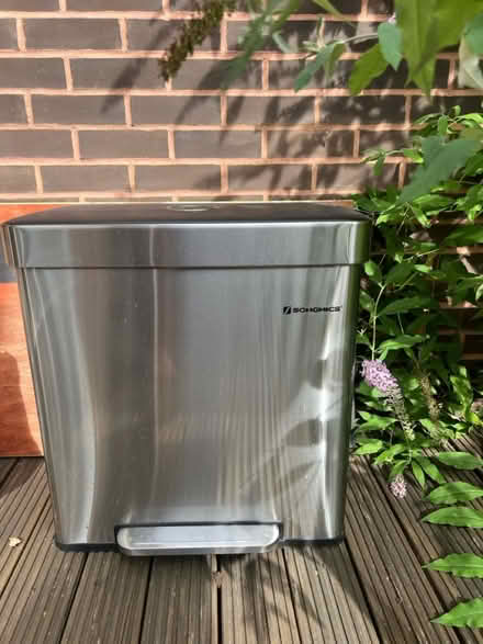 Photo of free Large kitchen bin and recycling (SW11) #1
