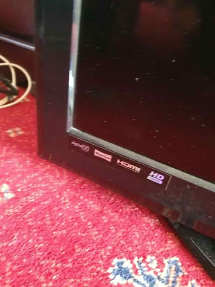 Photo of free 32" logik flatscreen tv (Enfield EN2) #2
