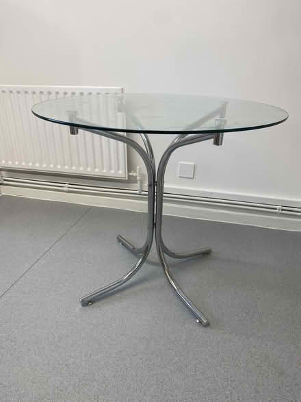 Photo of free Round kitchen table (NW10) #1