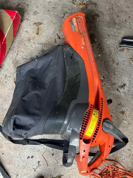 Photo of free Electric garden hoover. (Fobbing SS17) #2
