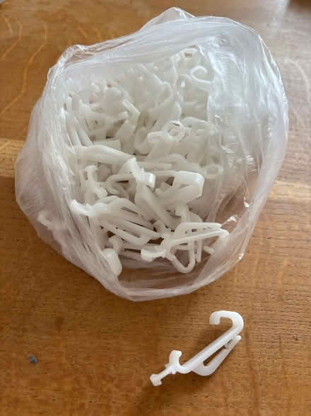 Photo of free bags of CURTAIN HOOKS & brackets, plastic, various designs, (Broadwater BN14) #4