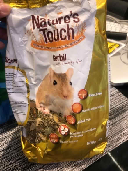 Photo of free gerbil food (Ha48hp) #3