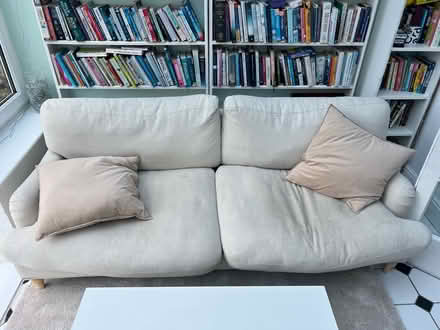 Photo of free Sofá. 3/4 seater (Epsom, KT19) #2