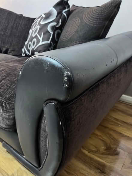 Photo of free Sofa (Se18 1hx) #4