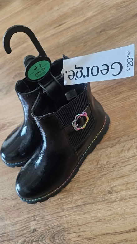 Photo of free Girls boots size 3 (dellfield AL1) #1