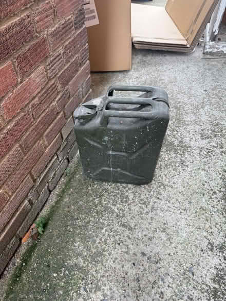 Photo of free Jerry Can (Croydon. CR2 9) #2