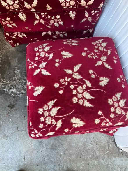 Photo of free Chair and ottoman (Seaford) #1