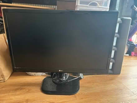 Photo of free 24inch LG TV (Hoddesdon SG13) #1