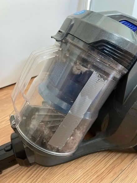 Photo of free Vacuum cleaner (SW11) #2