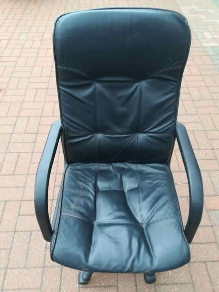 Photo of free Comfy executive swivel chair (Sutton SM2) #1
