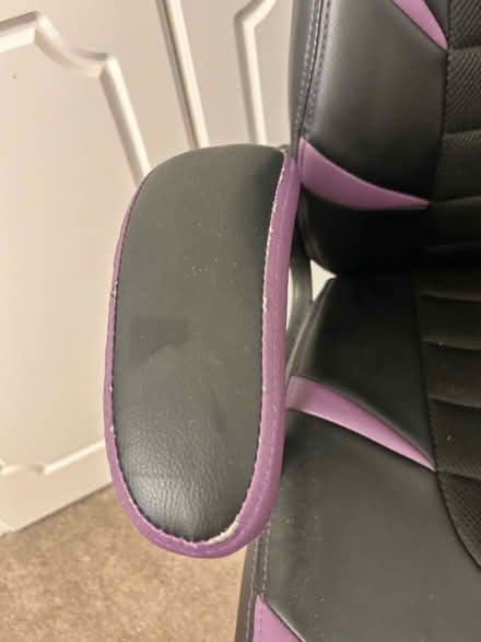 Photo of free Gaming chair (IG8 8PB) #4