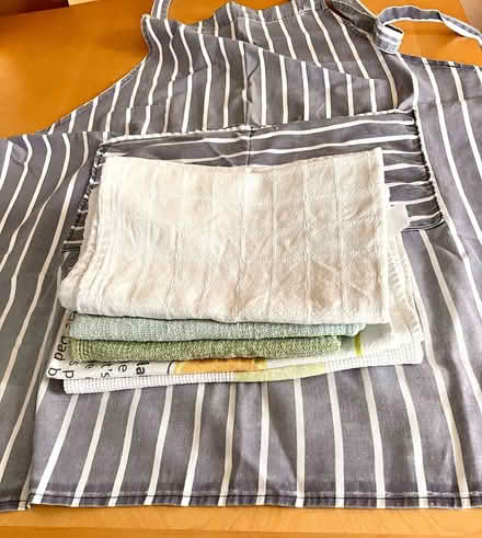 Photo of free Kitchen apron/tea towels (Swanley BR8) #1