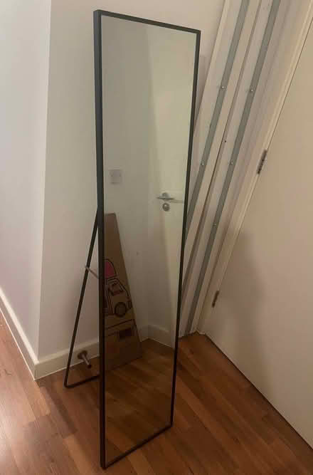 Photo of free Standing mirror (White City W12) #1