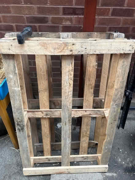 Photo of free Two pallets (Ilkeston DE7 DE7) #1