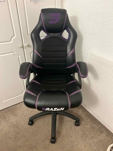 Photo of free Gaming chair (IG8 8PB) #1