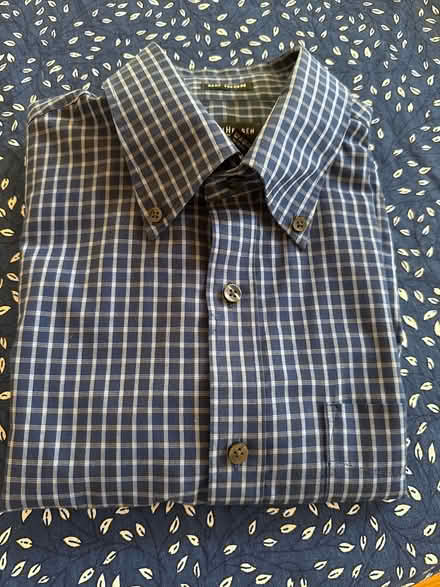 Photo of free Men’s short sleeve shirt (SW Hinsdale) #1