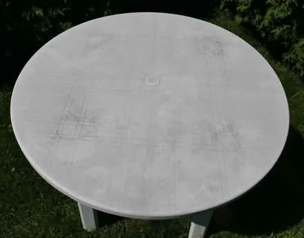 Photo of free patio table, white plastic, round (Viewmount/Merivale area) #3