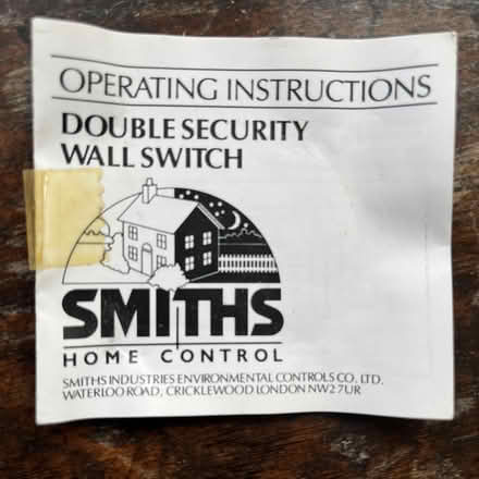 Photo of free Light Sensitive Wall Switch for Security Light (Walton Manor OX2) #4