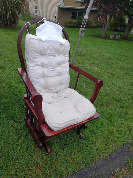 Photo of free Rocking chair curb alert (Meriden off Curtis st) #1
