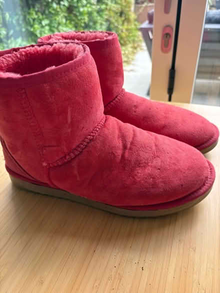 Photo of free Red Ugg Australia size 7 (Northchurch HP4) #2