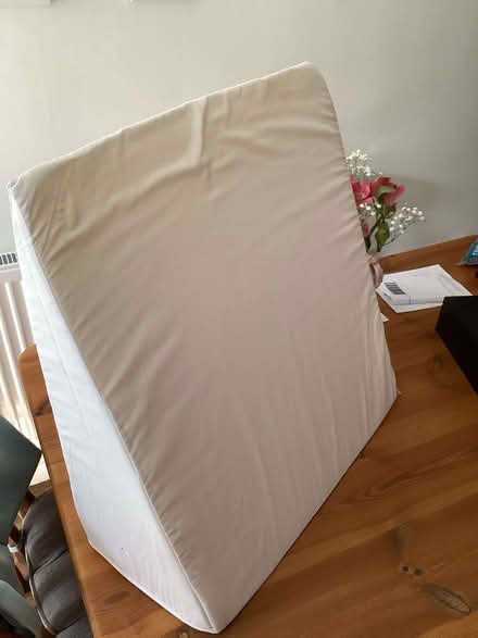 Photo of free leg support (Oswestry SY11) #1