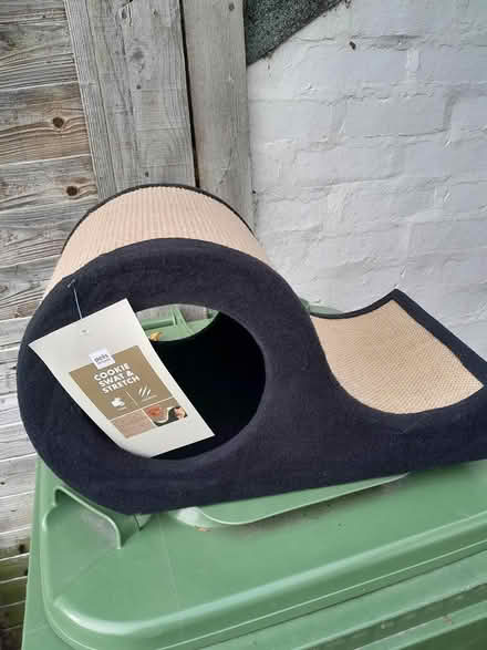 Photo of free Cat scratcher, brand new (Olton B92) #1