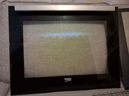 Photo of free Beko QIF21X built in oven glass for door (Preston Park area BN1) #3