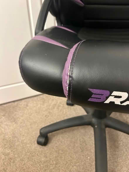 Photo of free Gaming chair (IG8 8PB) #2