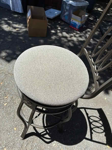 Photo of free 4 Bar Stool swivel chairs (San Rafael) #2