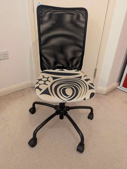 Photo of free Student's swivel desk chair (Berkhamsted HP4) #1