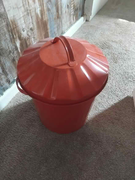 Photo of free Small metal bin (Lowedges. S8) #1