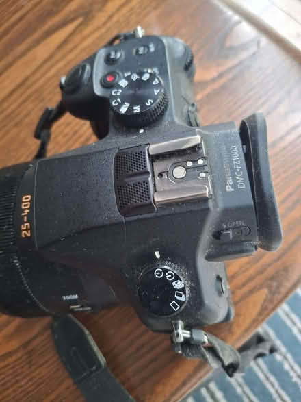Photo of free Panasonic Lumix fz1000 camera BROKEN for spares or repair (Houghton CA6) #2