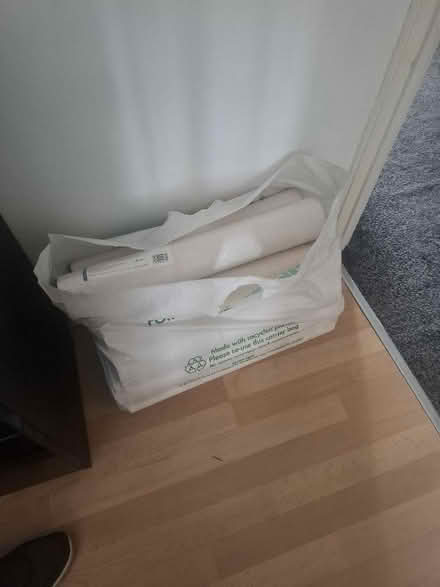 Photo of free A bag of wall lining paper (Fenlake MK42) #3