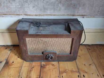 Photo of free Antique radio (Hartington Road BN2) #1