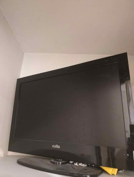 Photo of free Small TV (Queenstown Road SW11) #1