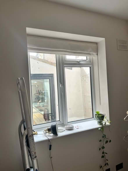 Photo of free Blinds2Go Linen Oatmeal Roman Blind (Stroud Green N4) #2