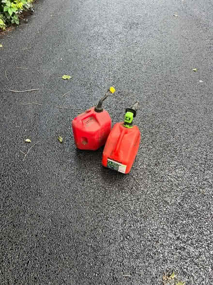 Photo of free 2 gallon gas tanks (Plainfield-rt.59+126) #1