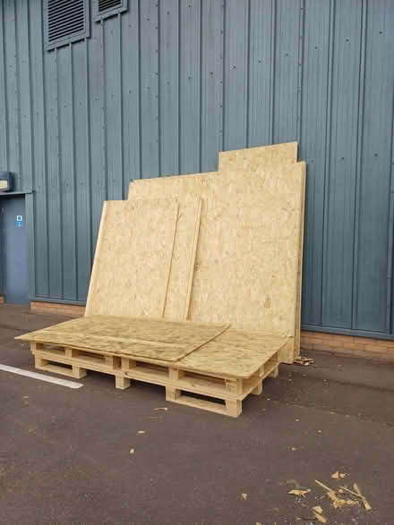 Photo of free Hood panels and pallets (Rudloe SN13) #1
