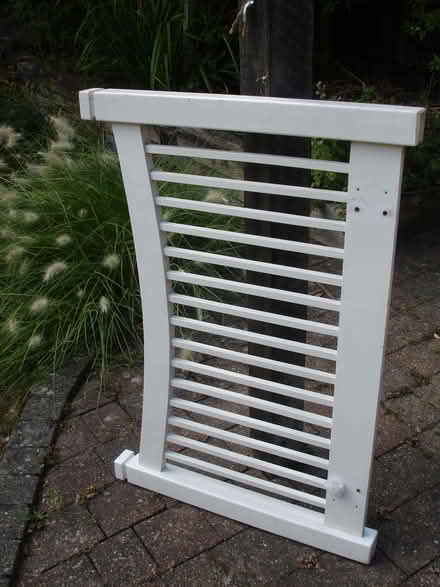 Photo of free White headboard for single bed (Sidcup DA14) #1