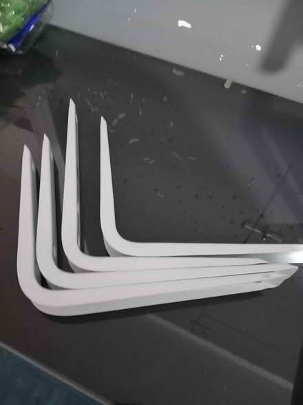 Photo of free 4 Wall bracket (New cross SE14) #1