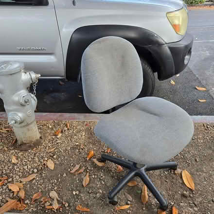 Photo of free Office Swivel Chair (94041) #2